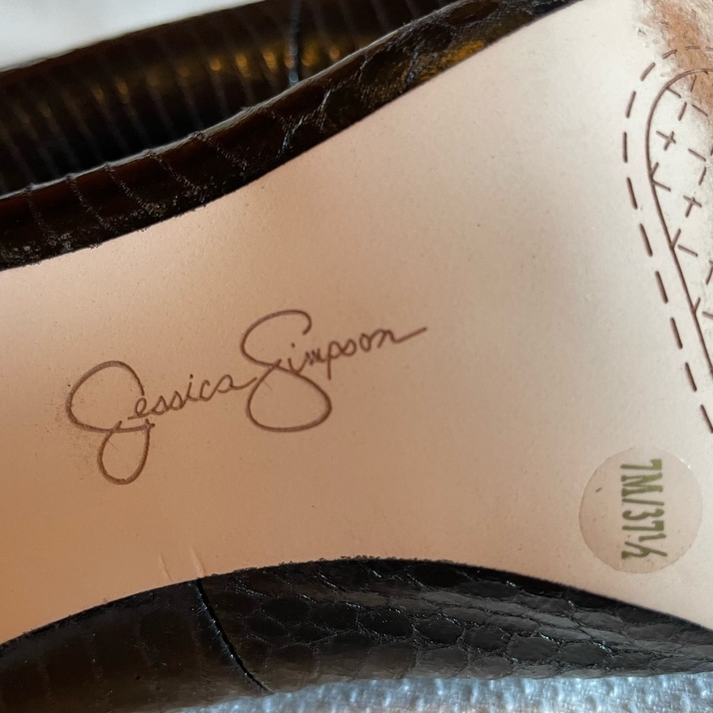 Jessica Simpson reptile pumps - Picture 6 of 7